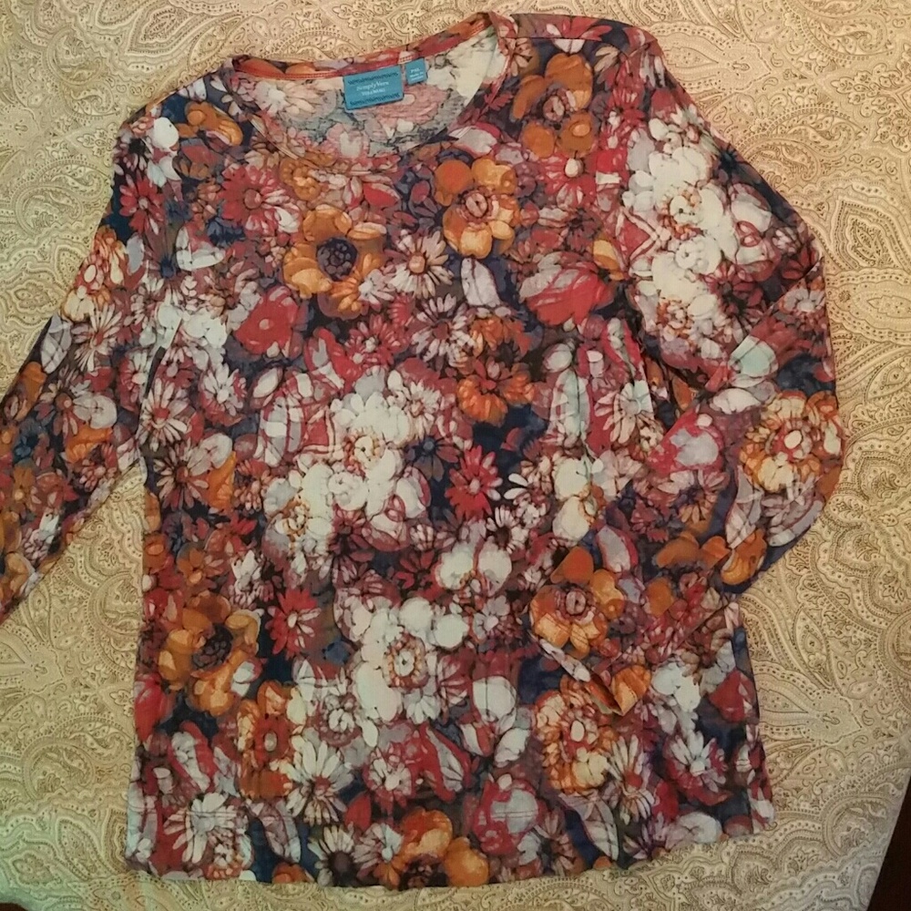 Vera Wang long sleeve flowered tee